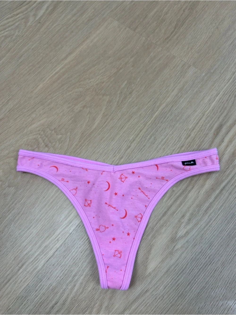 PINK Victoria’s Secret Thong Panty M